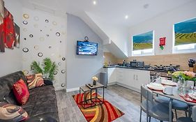 *Fl1K* For Your Most Relaxed & Cosy Stay + Free Parking + Free Fast Wifi